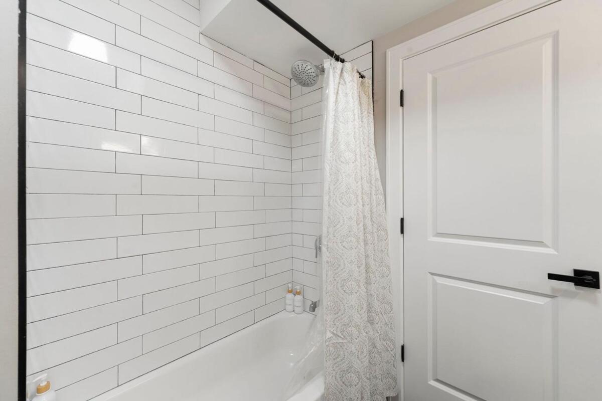2 Bed & 3 Bath Chicago Condo Eksteriør billede